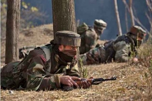 जम्मू-कश्मीर: अलग-अलग मुठभेड़ों में दो आतंकवादी ढेर, हथियार बरामद