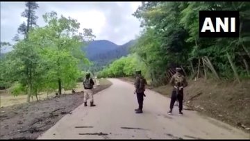 जम्मू-कश्मीरः कुलगाम के कुपवाड़ा जिलों में अलग-अलग मुठभेड़ में 4 आतंकी ढेर, ऑपरेशन जारी
