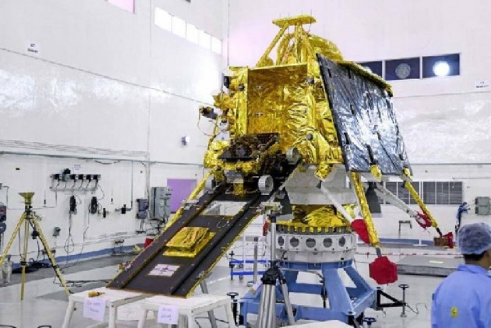 अब 22 जुलाई को दोपहर में लॉन्च होगा चंद्रयान-2