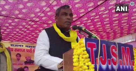 योगी के मंत्री ओमप्रकाश राजभर बोले- बाटी-चोखा कच्चा वोट, दारू-मुर्गा पक्का वोट