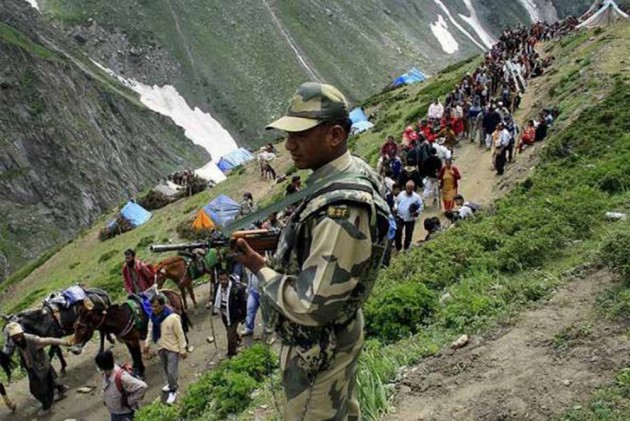 कश्मीर घाटी से तुरंत लौटें अमरनाथ यात्री और पर्यटक, सरकार ने जारी की एडवाइजरी