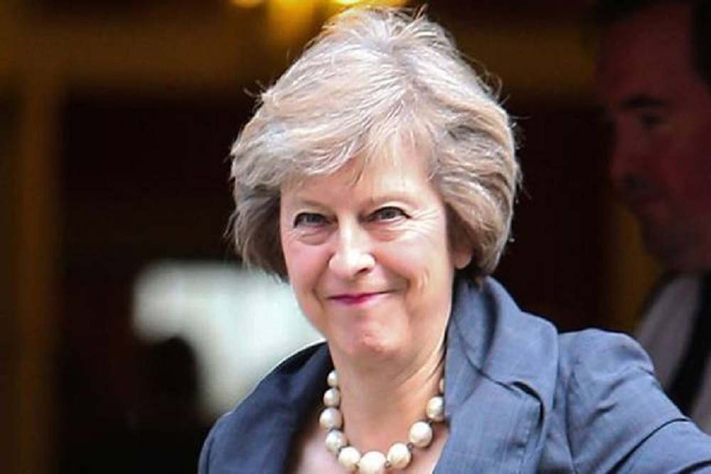 ब्रेग्जिट मुद्दे पर ब्रिटेन की प्रधानमंत्री थेरेसा मे ने संसद में जीता विश्वास मत, बचाई कुर्सी