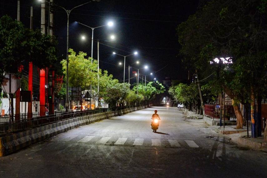 कोरोना से जंग फिर शुरू: गुजरात के आठ शहरों में लगा नाइट कर्फ्यू, रात 11 बजे से सुबह 6 बजे तक रहेगी पाबंदी