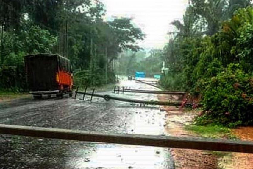 तूफान 'तौकते' ने गोवा और कर्नाटक में मचाई तबाही,  अब तक 6 की मौत, 73 गांव प्रभावित