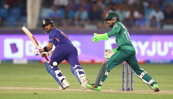 IND vs PAK T20 World Cup 2021: भारत ने पाकिस्तान को दिया 152 का टारगेट, कोहली ने खेली 57 रनों की कप्तानी पारी