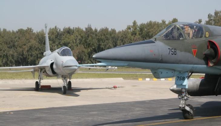 लद्दाख के निकट लड़ाकू विमान तैनात करने की तैयारी में पाक, भारत की कड़ी नजर