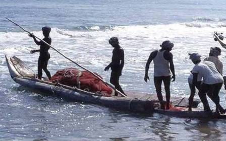 श्रीलंकाई नौसेना ने 16 भारतीय मछुआरों को गिरफ्तार किया