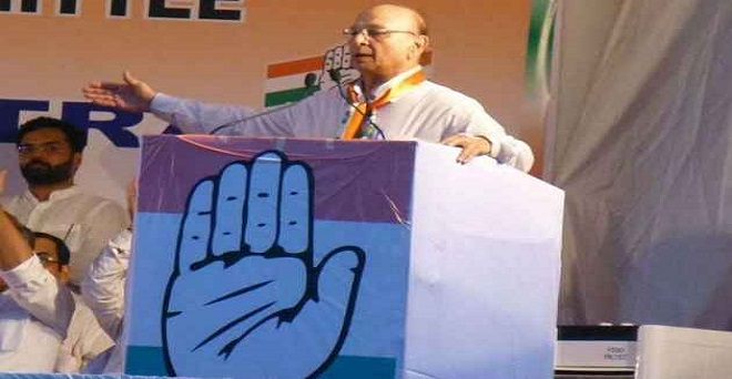 गोवा कांग्रेस नेता के 'शौचालय वाले' बयान पर बवाल, पार्टी को देनी पड़ी सफाई