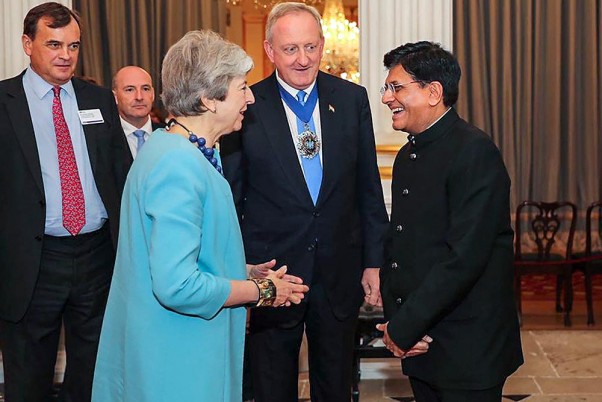 केंद्रीय वाणिज्य और उद्योग मंत्री पीयूष गोयल ने लंदन में यूनाइटेड किंगडम की प्रधानमंत्री थेरेसा मे से मुलाकात की