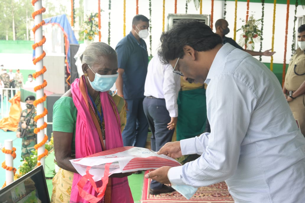 गरीबों को साल में दो बार दस रुपये में साड़ी और धोती या लुंगी, हेमन्‍त सरकार ने फिर से शुरू की योजना