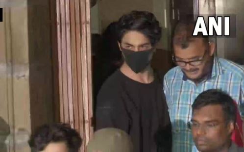 ड्रग्स केस: आर्यन खान को मिलेगा उनका पासपोर्ट, मुंबई कोर्ट ने दिया लौटाने का आदेश