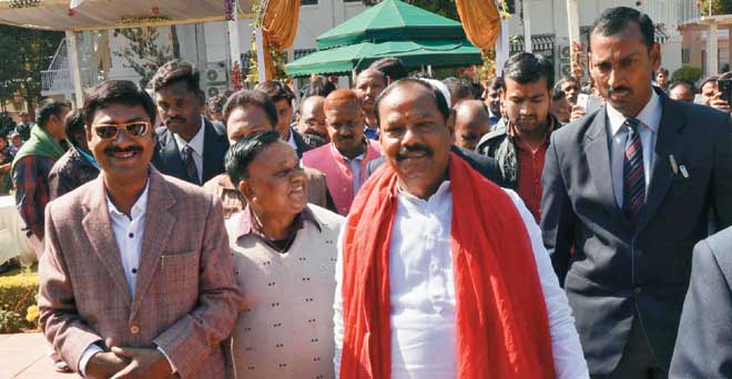 राजनीतिक अस्थिरता ने झारखंड को पीछे धकेला: रघुवर दास