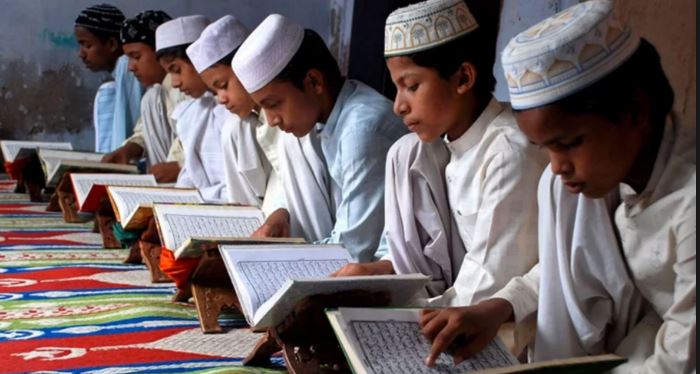 योगी सरकार का फैसला: अब मदरसों में पढ़ाई जाएंगी NCERT की भी किताबें