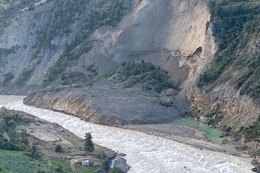 हिमाचल प्रदेश/ किन्नौर भूस्खलन: मरने वालों की संख्या 23 हुई, चेनाब नदी का बहाव हुआ सामान्य