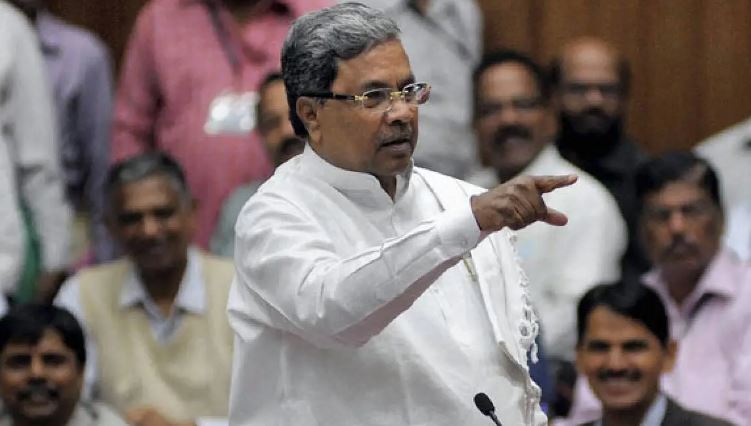 कर्नाटक चुनाव: सिद्धारमैया का दावा- हम अपने बूते सरकार बनाएंगे
