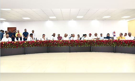 विपक्ष का कुनबा बढ़ा, बेंगलुरु बैठक में शामिल होंगी 24 पार्टियां, नए दलों पर डालें एक नजर