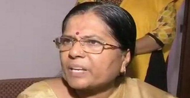 मुजफ्फरपुर शेल्टर होम केस: समाज कल्याण मंत्री मंजू वर्मा ने दिया इस्तीफा