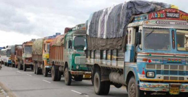 दिल्ली में आने वाले ट्रकों पर पर्यावरण टैक्स