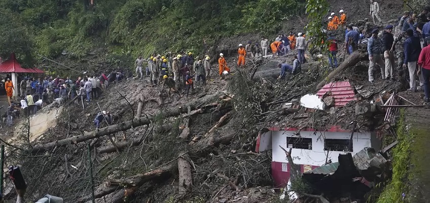हिमाचल प्रदेश: बद्दी में पुल ढहा, बादल फटने से प्रभावित मंडी गांवों से 50 लोगों को बचाया गया; भारी बारिश की आशंका