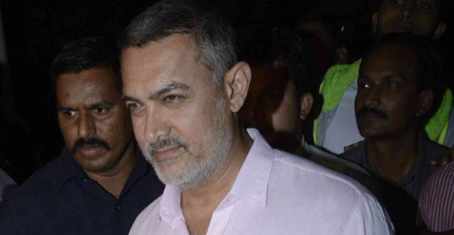 बयान पर अटल आमिर, देश छोड़ने का इरादा नहीं