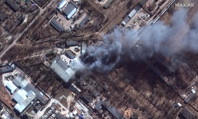 यूक्रेन के पश्चिमी सैन्य अड्डे पर एयर स्ट्राइक, 35 लोगों की मौत, 134 घायल