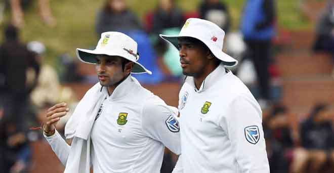 महाराज के छह विकेट से दक्षिण अफ्रीका ने न्यूजीलैंड को हराया