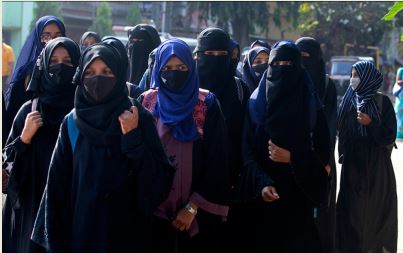 हिजाब विवाद में आज कर्नाटक बंद: मुस्लिम संगठन जता रहे हाईकोर्ट के फैसले पर नाराजगी