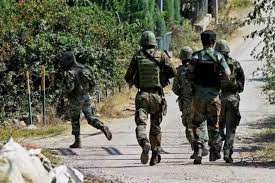 सेना ने जम्मू-कश्मीर के पुंछ में दो आतंकवादियों सहित शीर्ष हिजबुल कमांडर को किया ढेर, घुसपैठ की कोशिश को किया नाकाम