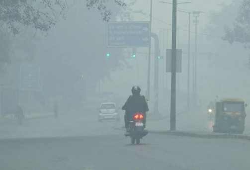 दिल्ली की वायु गुणवत्ता खराब श्रेणी में, पराली जलाने से होने वाले प्रदूषण का प्रभाव बढ़ा