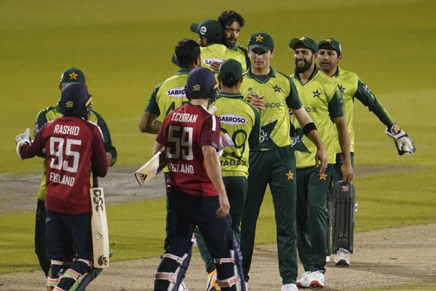 अब इंग्लैंड ने रद्द किया पाकिस्तान दौरा,  सुरक्षा कारणों को लेकर न्यूजीलैंड पहले ही ले चुका है ये फैसला