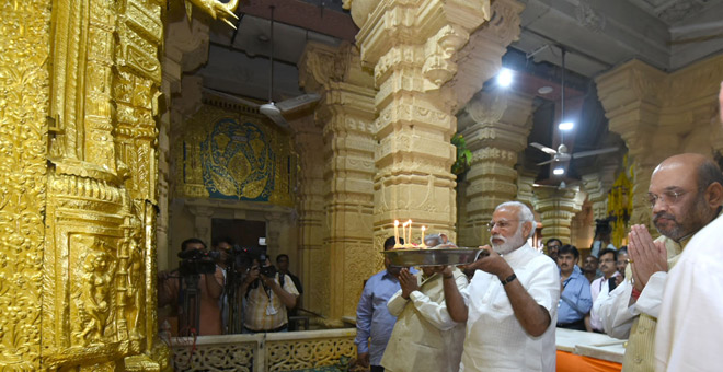 मोदी ने सोमनाथ मंदिर में की पूजा