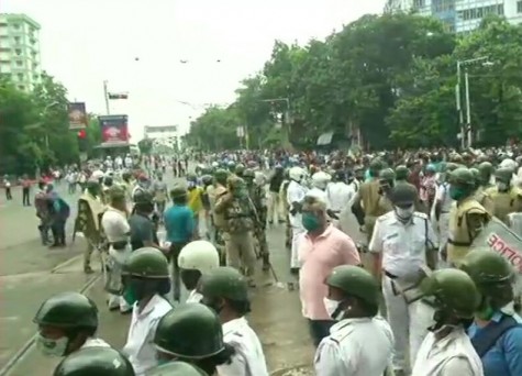 त्रिपुरा हिंसा की 'आग' महाराष्ट्र तक कैसे पहुंची? अमरावती में प्रदर्शनकारियों का हिंसक रूप, जानें- मलिक-फडणवीस ने क्या कहा