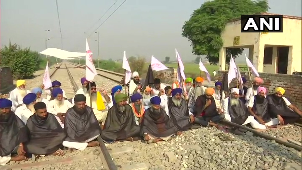 कृषि कानूनों के खिलाफ किसानों का प्रदर्शन: पंजाब में ‘रेल रोको’ आंदोलन जारी, 2 अक्टूबर तक चलेगा विरोध