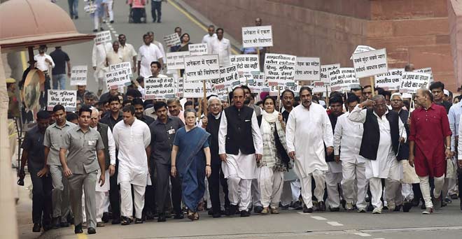 असहिष्णुता के खिलाफ कांग्रेस का संसद मार्च