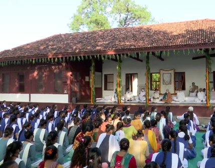 गुजरात: गांधी जयंती के अवसर पर अहमदाबाद में 