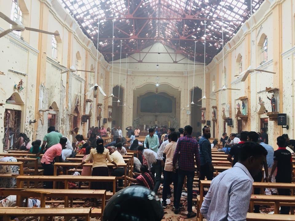 श्रीलंका धमाकों में 207 लोगों की मौत, सोशल मीडिया बैन, सात संदिग्ध गिरफ्तार