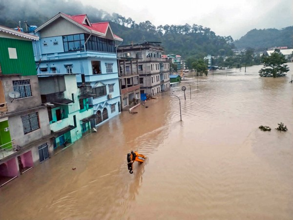 सिक्किम बाढ़: मृतकों की संख्या बढ़कर 26 हुई, 142 लापता लोगों की तलाश जारी
