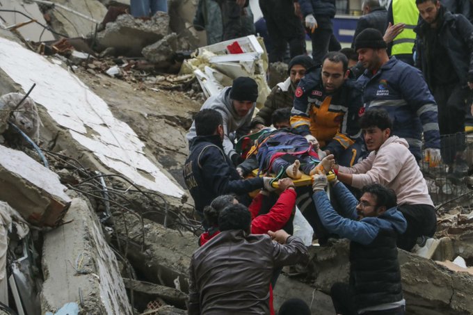 तुर्की और सीरिया में शक्तिशाली भूकंप, 2300 से अधिक लोगों की मौत; भारत ने मदद के लिए बढ़ाया हाथ