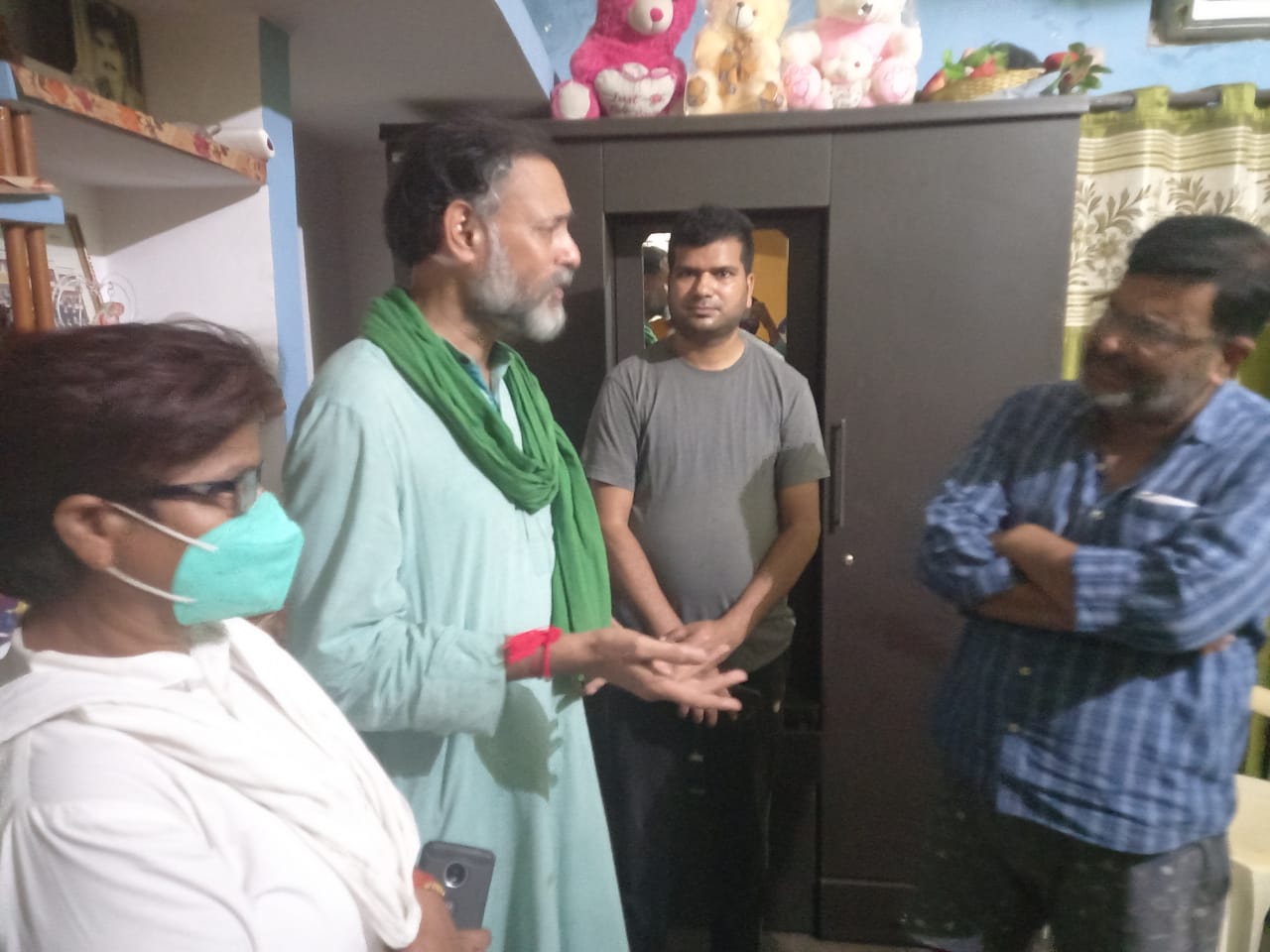 लखीमपुर हिंसा: योगेंद्र यादव को भाजपा कार्यकर्ता का घर जाना पड़ा भारी, एसकेएम ने किया निलंबित