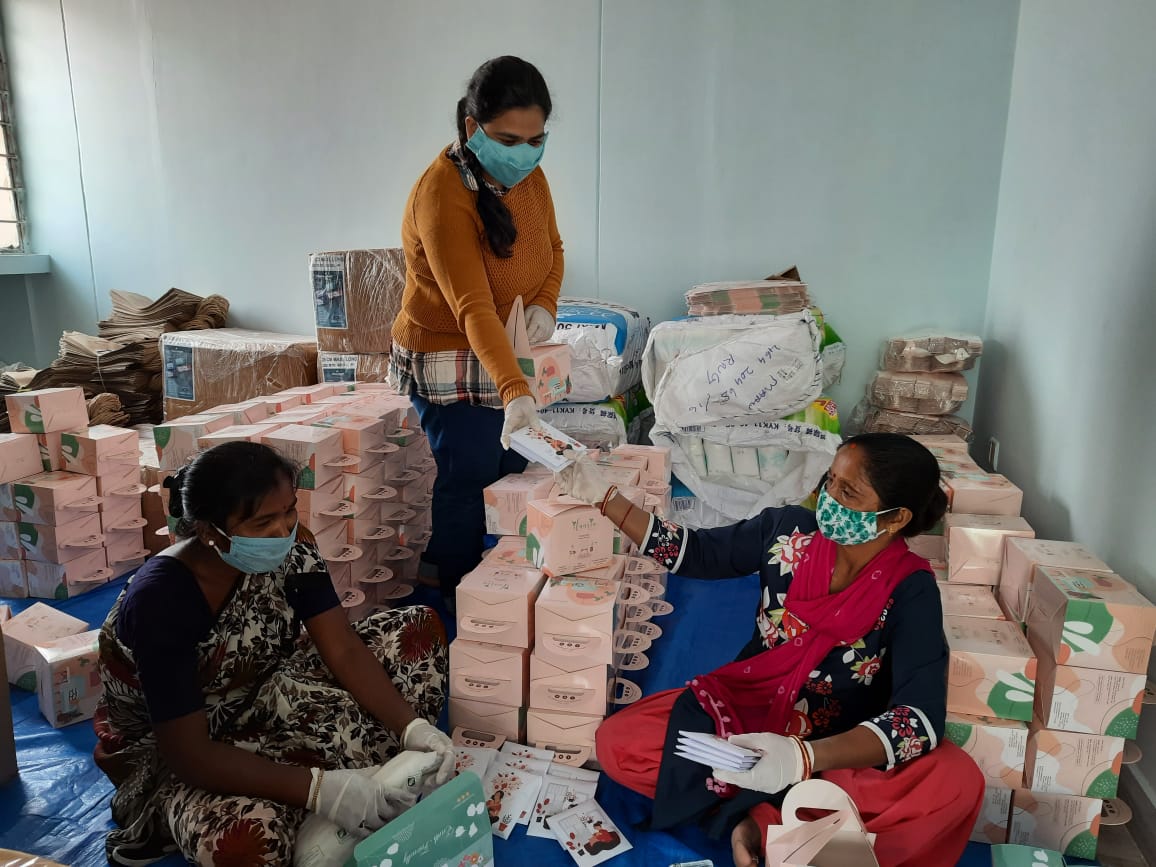 झारखंड: वन्या ने छोड़ी 25 लाख की नौकरी, महिलाओं के लिए बना रही ऑर्गेनिक सैनिटरी पैड