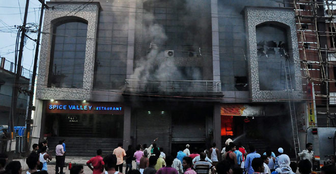 यूपीः होटल में लगी आग, 13 मरे