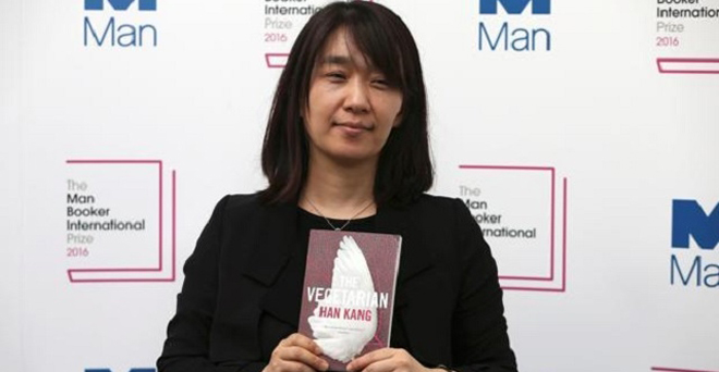 'द वेजिटेरियन' के लिए हान कांग को 2016 का मैन बुकर पुरस्कार