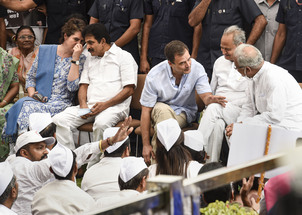 ईडी से पूछताछ के बीच राहुल गांधी का काउंटर अटैक, कहा- 'ये महा जुमलों की सरकार है'