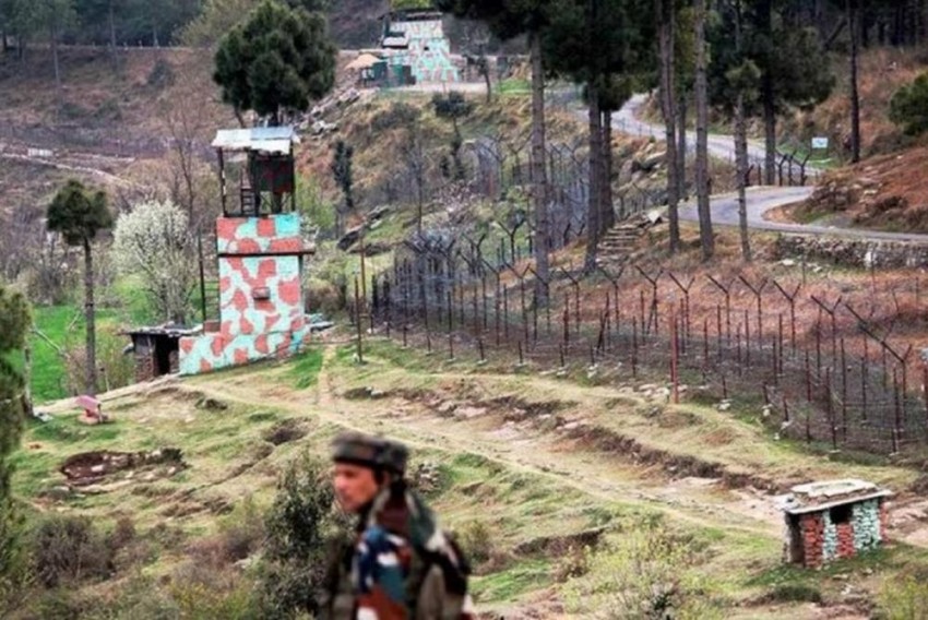 BSF ने भारत-पाकिस्तान सीमा पर जम्मू में सुरंग का पता लगाया; 'कराची' मार्किंग वाले बालू से भरे बैग बरामद