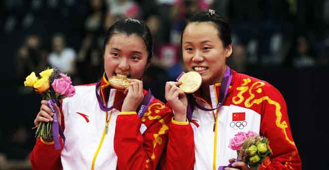 चीन ने ओलंपिक चैंपियन तियान और झाओ को टीम से हटाया