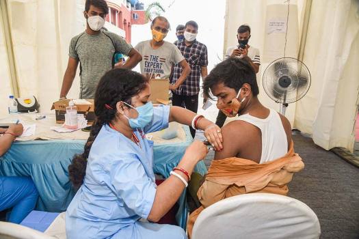 भारत में 12 साल से अधिक उम्र वालों के लिए वैक्सीन तैयार, जायडस कैडिला ने DGCI से मांगी इमरजेंसी यूज की मंजूरी