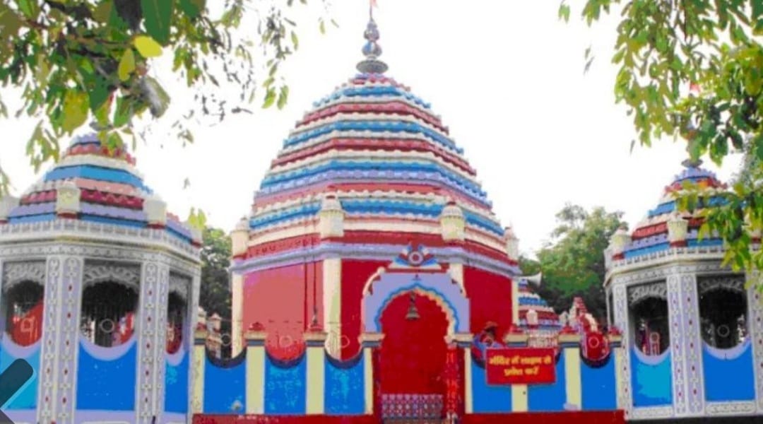 झारखंडः बलि के कचरे से रोशन होगा रजरप्पा‍ मंदिर, चढ़े हुए फूल से बनेगी अगरबत्ती