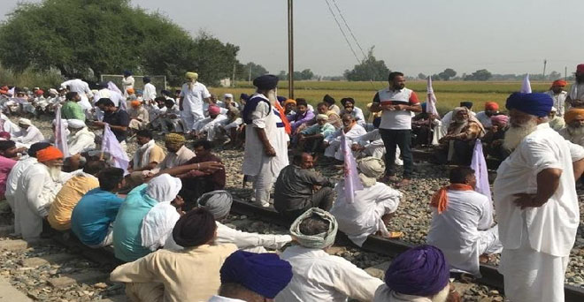 पंजाब में किसानों के विरोध प्रदर्शन के कारण 25 ट्रेनें रद्द