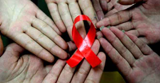 एचआईवी-एड्स पीड़ितों को नौकरी से निकाला तो मिलेगी कड़ी सजा
