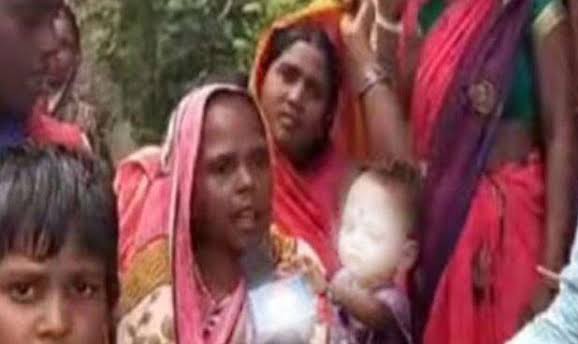 बिहार: मां ने दुधमुंही बच्ची को 1500 रुपए में बेचा, वीडियो वायरल